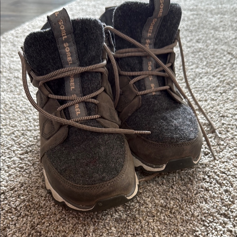 Women’s Sorel Kinetic caribou leather' Lace-Up Boots